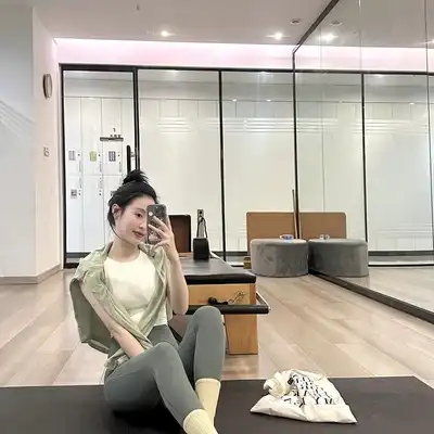 何嘉
